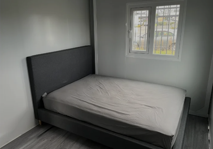 20ft Bedroom