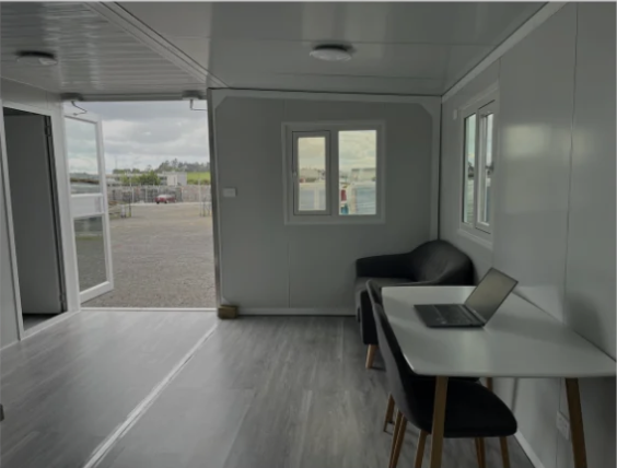 20ft Living Room
