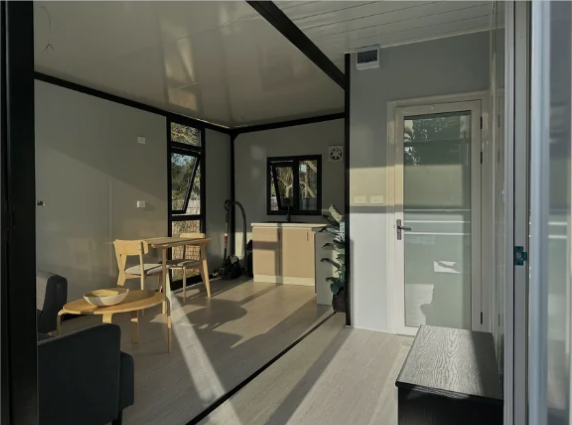 20ft Living Room